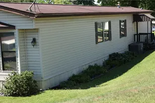 200 Forest Dr, Cranberry Township, PA 16066 - Photo 2