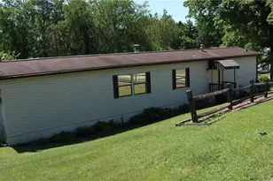 200 Forest Dr, Cranberry Township, PA 16066 - Photo 4