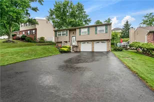 204 Manor Dr, Pittsburgh, PA 15236 - Photo 2