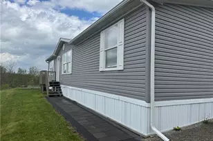 33 High Vw Dr, Donegal, PA 15628 - Photo 2