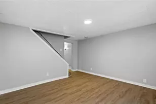 2703 Oakley Wy, Pittsburgh, PA 15203 - Photo 2