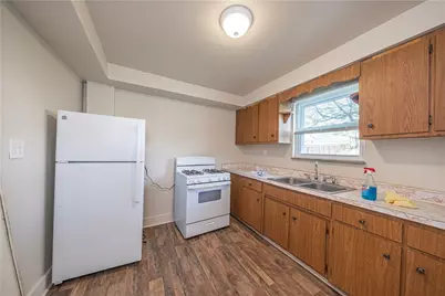 1067 Cleveland Ave, Brackenridge, PA 15014 - Photo 8