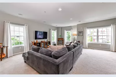 691 Freedom Dr, Collier Township, PA 15106 - Photo 4