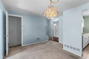 128 Arrowood Dr, Cranberry Township, PA 16066 - Photo 6