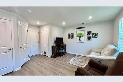 212 Amon St, Cranberry Township, PA 16066 - Photo 2