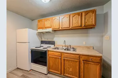 548 Hansen Ave #9, City of But SW, PA 16045 - Photo 4
