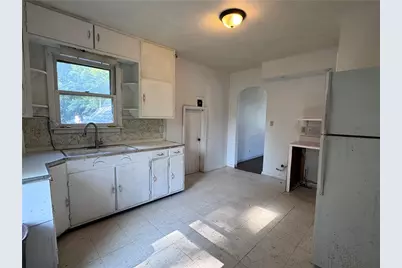270 Liberty Street, Sharon, PA 16146 - Photo 2