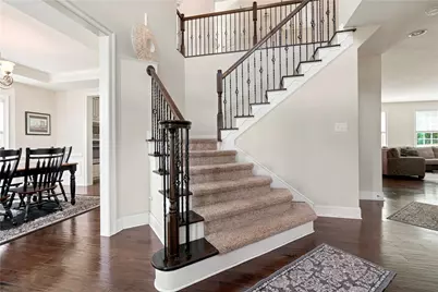 106 Victoria Ct, Robinson Twp, PA 15136 - Photo 2