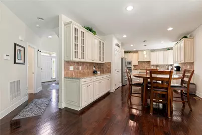 106 Victoria Ct, Robinson Twp, PA 15136 - Photo 4