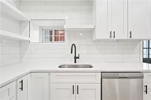 352 39th St, Pittsburgh, PA 15201 - Photo 2