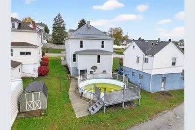 105 Center Ave, Mt Pleasant Boro, PA 15666 - Photo 4