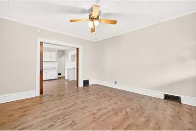 105 Center Ave, Mt Pleasant Boro, PA 15666 - Photo 8