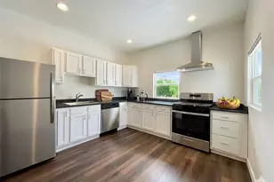 204 Beltzhoover Ave, Pittsburgh, PA 15210 - Photo 4