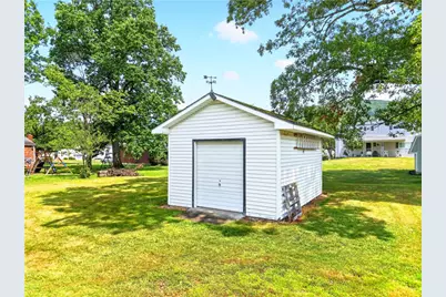 160 Elizabeth St, South Union Township, PA 15445 - Photo 12