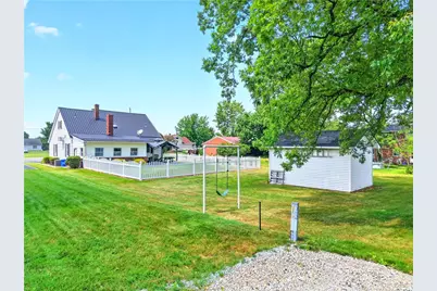 160 Elizabeth St, South Union Township, PA 15445 - Photo 8