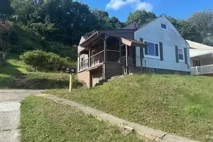101 N 3rd St, Clairton, PA 15025 - Photo 4