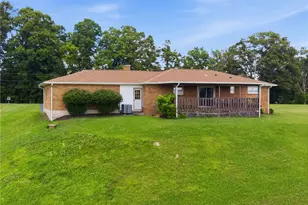 135 Deerfield Rd, South Franklin, PA 15301 - Photo 4