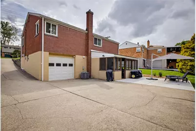941 Logan Rd, Bethel Park, PA 15102 - Photo 32