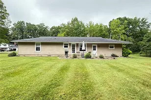 16 Eastway Ave, Hempfield Township, PA 16125 - Photo 2