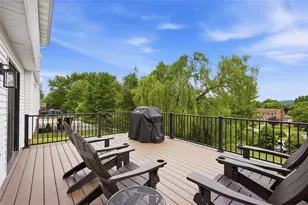 164 Oakdale Dr, Zelienople, PA 16063 - Photo 2