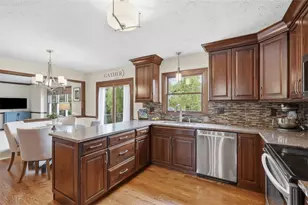 164 Oakdale Dr, Zelienople, PA 16063 - Photo 8