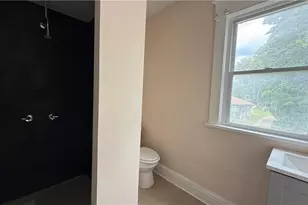 688 S Oakland Ave, Sharon, PA 16146 - Photo 12