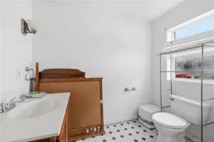 304 Division St, West Mifflin, PA 15122 - Photo 6