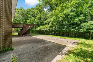 2105 Pendleton Dr, Monroeville, PA 15146 - Photo 10