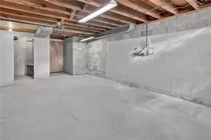 385 Maplewood Dr, Pittsburgh, PA 15243 - Photo 26