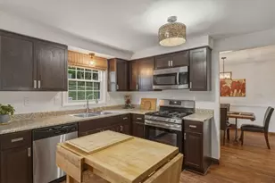 8063 Broadlawn Dr, Pittsburgh, PA 15237 - Photo 12