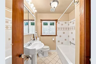 644 Freeport, Jefferson Township, PA 16002 - Photo 30