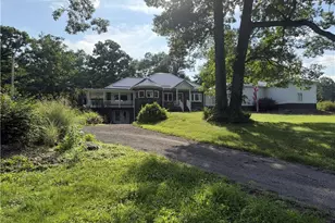 644 Freeport, Jefferson Township, PA 16002 - Photo 2