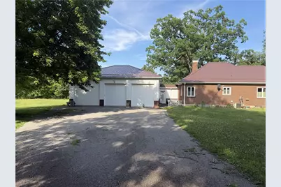 644 Freeport, Jefferson Township, PA 16002 - Photo 6