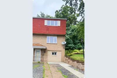 121 Connie Dr #B, Ross Twp, PA 15214 - Photo 1