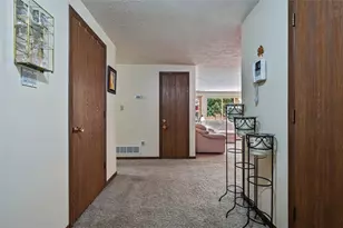 2850 Edgecliff Rd, Lower Burrell, PA 15068 - Photo 4