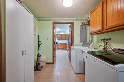 2850 Edgecliff Rd Unit #7, Lower Burrell, PA 15068 - Photo 16