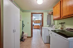 2850 Edgecliff Rd, Lower Burrell, PA 15068 - Photo 16