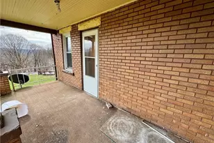 1119 Hancock Ave, Allegheny Township, PA 15690 - Photo 14