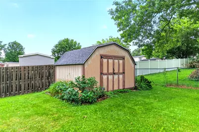 221 Navaho, Hempfield Township, PA 15601 - Photo 10