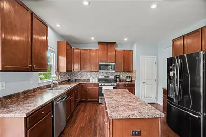 370 Greene Dr, Jefferson Hills, PA 15025 - Photo 4