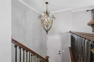409 Scottsdale Dr, Moon/Crescent Twp, PA 15108 - Photo 2