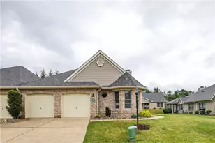 1903 Hunt Club Dr, Hempfield Township, PA 15601 - Photo 2