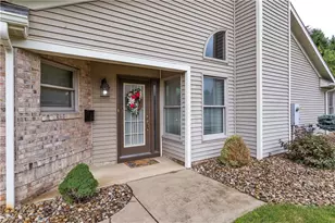 1903 Hunt Club Dr, Hempfield Township, PA 15601 - Photo 6