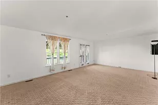 1368 Meadowbrook Dr, North Strabane, PA 15317 - Photo 10