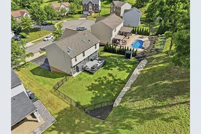 224 Beagle Drive, Moon/Crescent Twp, PA 15108 - Photo 4