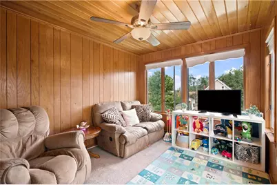 412 Phillips Ave, Stowe Township, PA 15136 - Photo 16