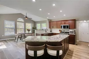 1821 Pioneer Dr, Pittsburgh, PA 15143 - Photo 12