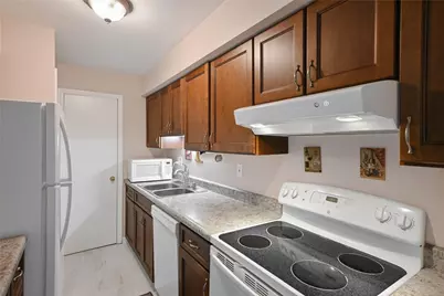 940 Margarite Dr #K, Scott Township, PA 15216 - Photo 10