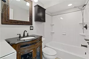 2429 Pin Oak Pl, Pittsburgh, PA 15220 - Photo 18