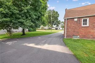 1424 Jackson Ave, New Castle, PA 16101 - Photo 2